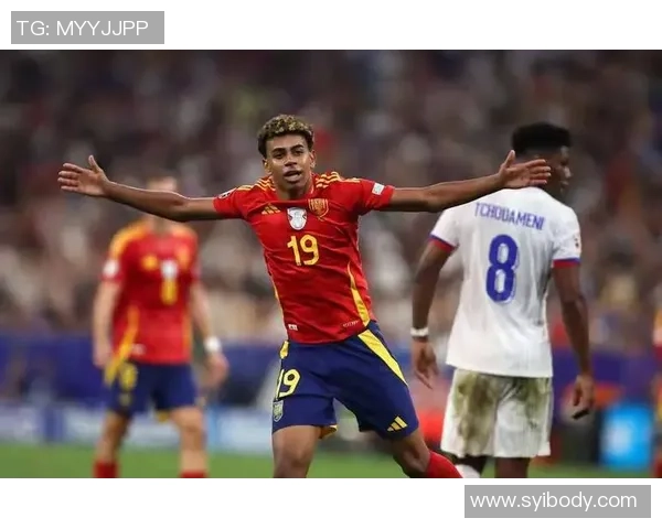 当足球球星体型突然变小该如何应对 足球运动员的适应与转型之路