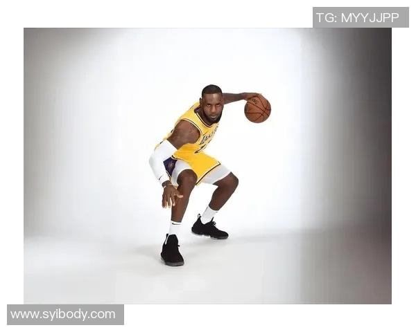 时尚与运动兼备 足球球星挎包推荐 提升你的球场外造型感 时尚与运动兼备 足球球星挎包推荐 提升你的球场外造型感