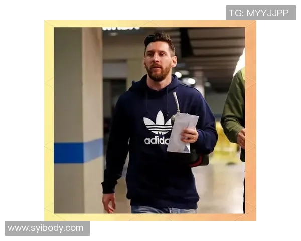 足球明星同款卫衣搭配指南 打造街头时尚潮流感的完美穿搭秘诀