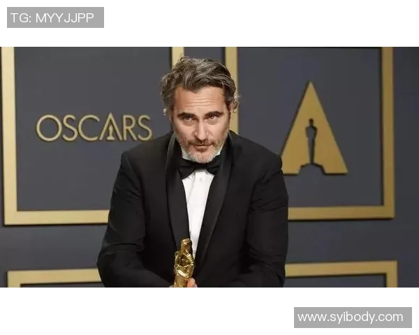 足球球星爱心发型潮流来袭 展现个性与情感的新风尚